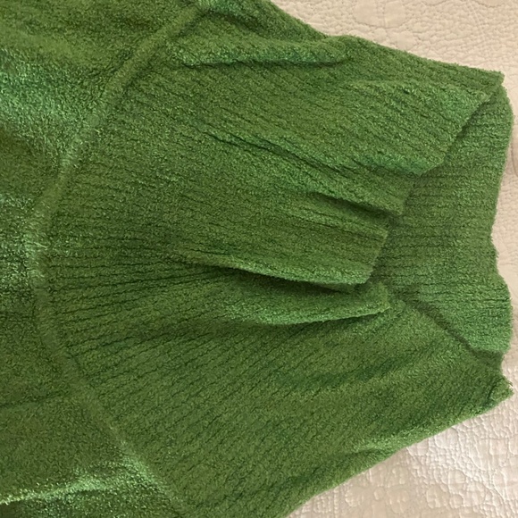 Fluffy winter sweater (green) - Picture 4 of 7